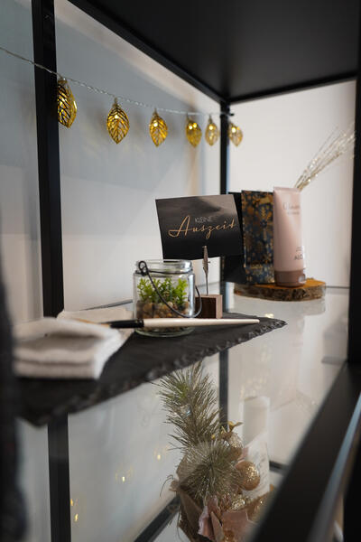 Kleine Auszeit – Dekoration im Salon