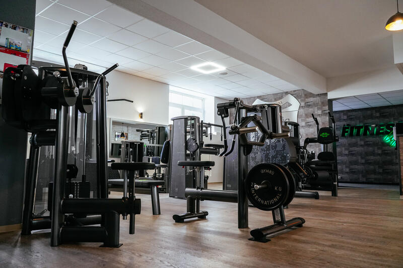 Moderne Gym80 Trainingsgeräte